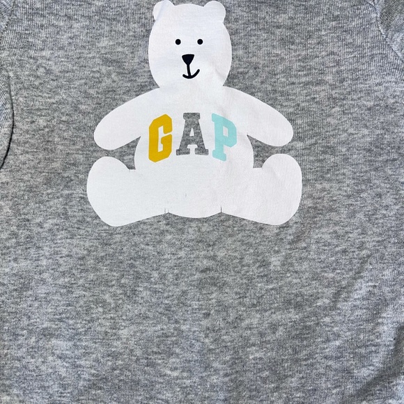 GAP Onesie 🧸 - Picture 3 of 4